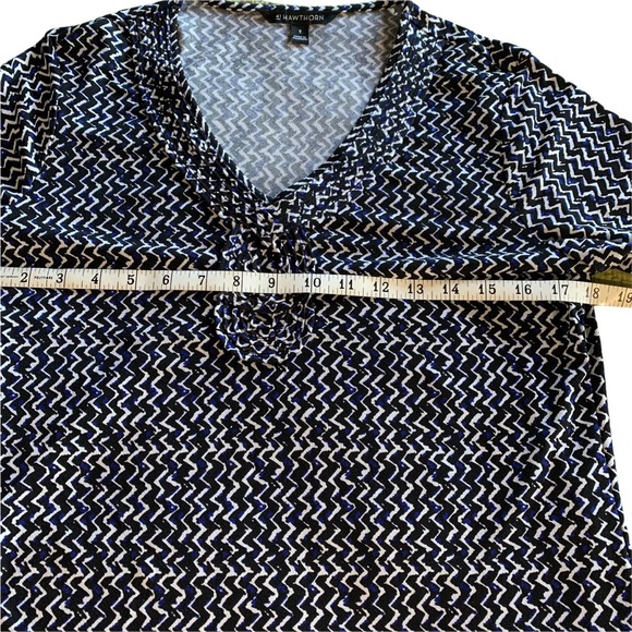41 Hawthorn V-Neck Blouse - Medium - Picture 8 of 12